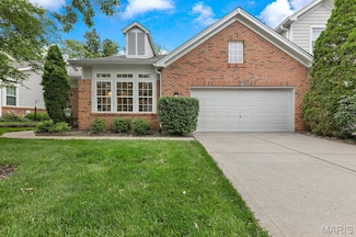 16841 Chesterfield Bluffs Cir, Chesterfield, MO 63005