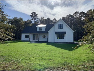 810 Forest Park Dr, Galloway, NJ 08205