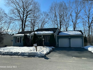 18 Towpath Ln, Glens Falls, NY 12801