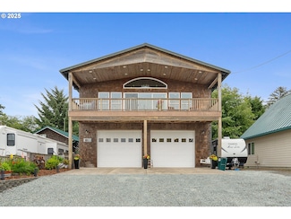1070 S Coral St, Rockaway Beach, OR 97136