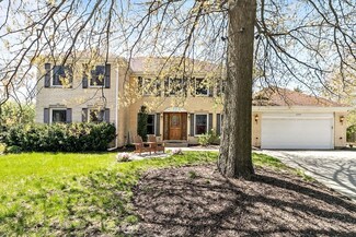 3390 Yorkshire Ct, Hoffman Estates, IL 60067