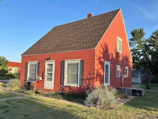 519 E 8th St, Kinsley, KS 67547