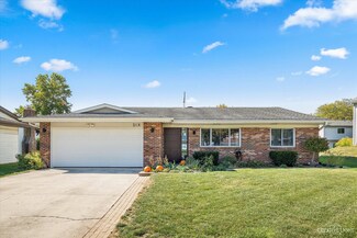 6 Lorraine Ave, Woodridge, IL 60517