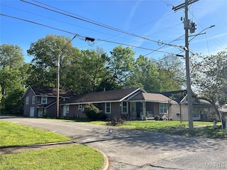 947 Cynthia St, Poplar Bluff, MO 63901