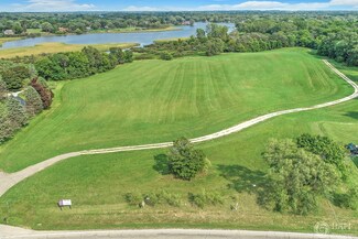 2900 N Riverside Dr, McHenry, IL 60051