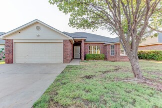 501 Oakridge Ave, Lubbock, TX 79416