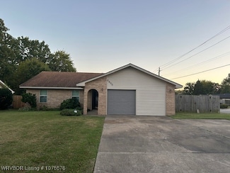 5800 Enid Cir, Fort Smith, AR 72903