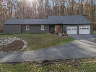 319 Sweet Hollow Rd, Milford, NJ 08848