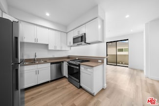 5612 Lexington Ave Unit 204, Los Angeles, CA 90038