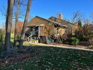 2350 Parkwood Ave, Ann Arbor, MI 48104