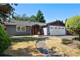 361 SW 12th Ave, Canby, OR 97013