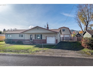 4072 Hanna St, Roseburg, OR 97471