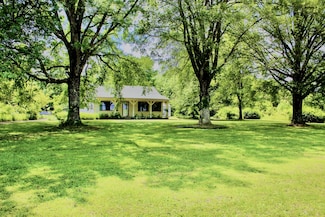 825 Golf Dr, Saulsbury, TN 38067