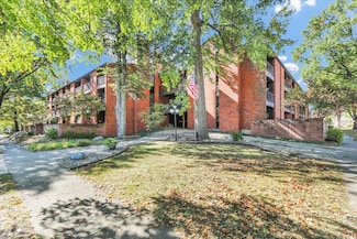 107 N Elm St Unit 108, Champaign, IL 61820