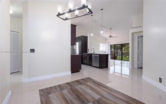 18 Via de Casas Sur Unit 203, Boynton Beach, FL 33426