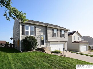15712 Cottonwood St, Omaha, NE 68136