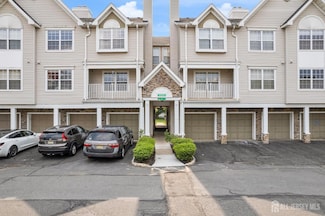 51 Inverness Dr, Edison, NJ 08820