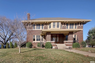 433 N 20th St, Quincy, IL 62301