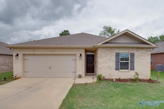 145 Branton Ct, New Market, AL 35761