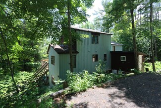 401 Blanchard St, Rumford, ME 04276