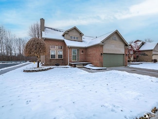 25247 Warren Dr, Flat Rock, MI 48134