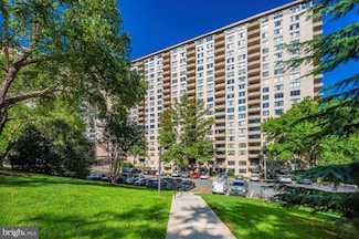 5225 Pooks Hill Rd, Bethesda, MD 20814