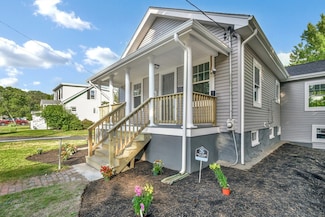 36 Shaw Rd, Brockton, MA 02301