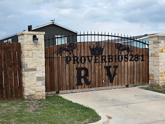 1100 Rustler Pass, Niederwald, TX 78640