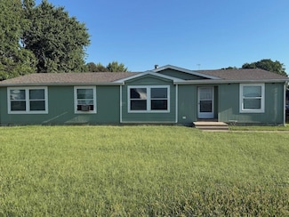 220 W 22nd St, Harper, KS 67058