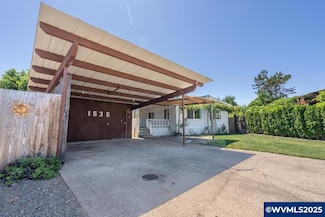 1536 W 7th Ct, McMinnville, OR 97128