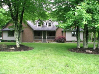 6555 Love Warner Rd, Cortland, OH 44410