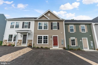200 Gentle Breeze Dr, Bunker Hill, WV 25413