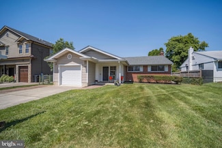 10008 Sinnott Dr, Bethesda, MD 20817