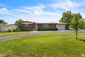 982 Orchard Dr, River Heights, UT 84321