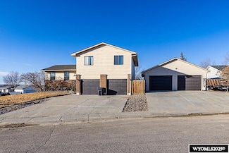 3410 Monterey Dr, Rock Springs, WY 82901