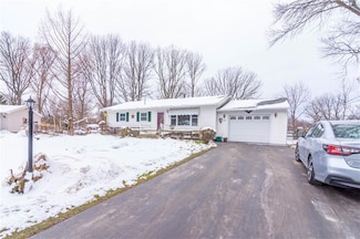 105 Holiday Rd, Rochester, NY 14623