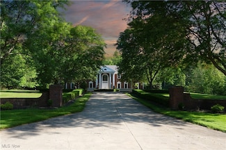 8600 Sanctuary Dr, Mentor, OH 44060