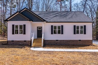 3135 Irvington Rd, Weems, VA 22576