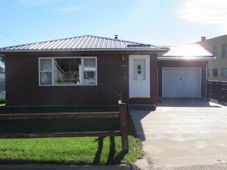 806 E Amelia St, Cassville, WI 53806