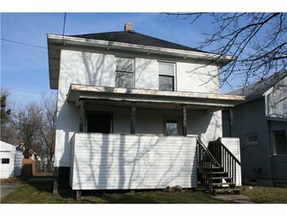 1023 Porter St, Lansing, MI 48906