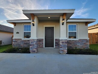 5734 Saint Dominic Dr, Laredo, TX 78046