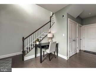 151 Finn Ln, Wayne, PA 19087