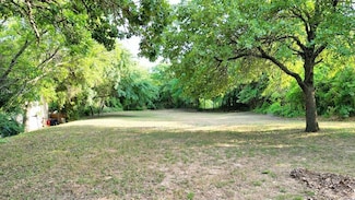 1523 Oakwood Dr, Denton, TX 76205