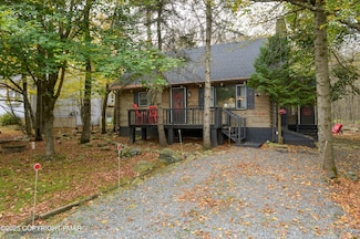 9066 Idlewild Dr, Tobyhanna, PA 18466