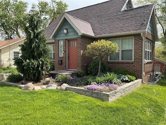 729 5th St, West Des Moines, IA 50265