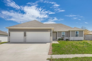 1402 S Olde Savannah Ave, Republic, MO 65738