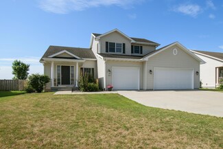 1030 Cherokee St, Nevada, IA 50201