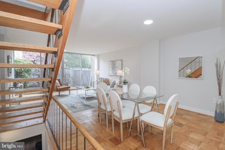 364 N St SW, Washington, DC 20024