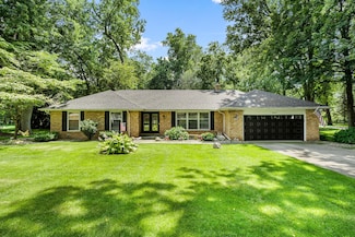21837 Pokagon Dr, Cassopolis, MI 49031