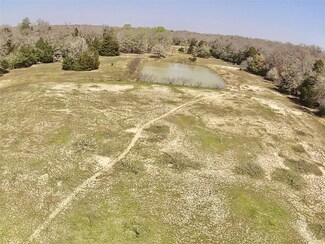 1218 Private Road 3063 Rd, Lexington, TX 78947